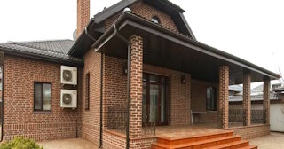 Строительство домов из кирпича с мансардой в Горячем Ключе | от 3570 рублей